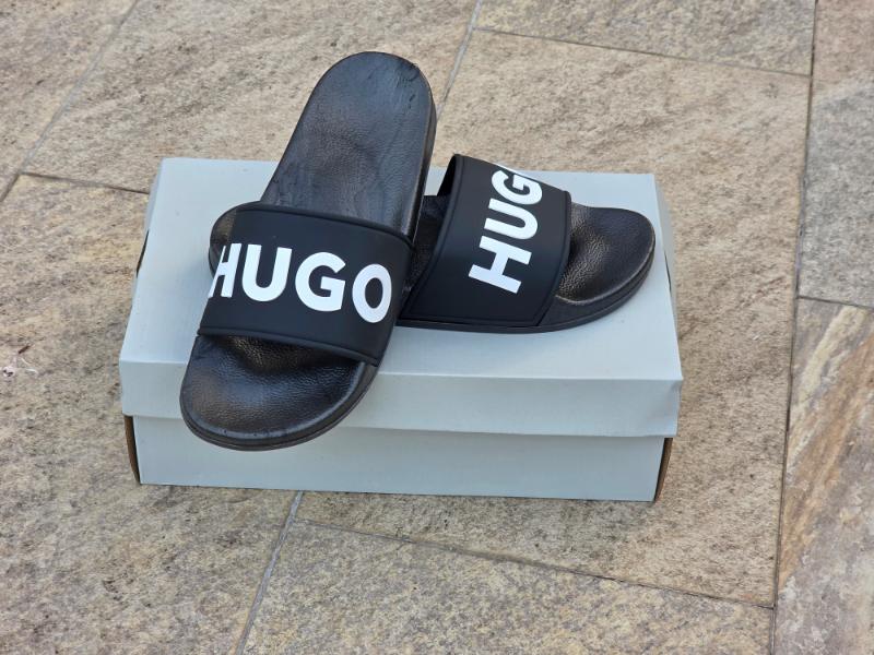 Slapi Hugo Negru-Alb Cod 343
